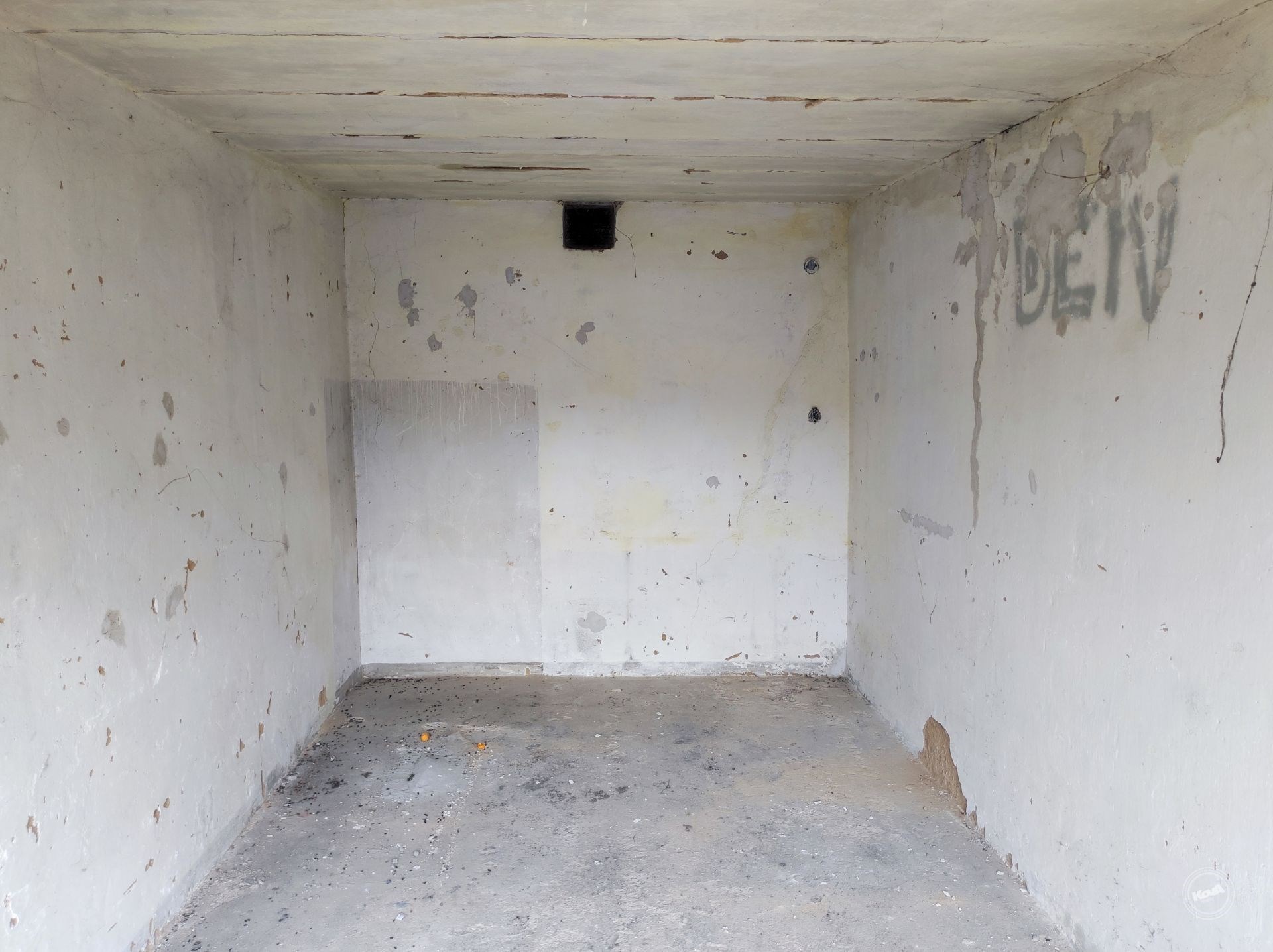 Vnitřní prostor garáže 2,75 x 5,75 m