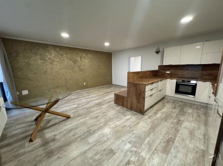 . | Pronájem bytu, 3+kk, 72 m²