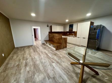 . | Pronájem bytu, 3+kk, 72 m²