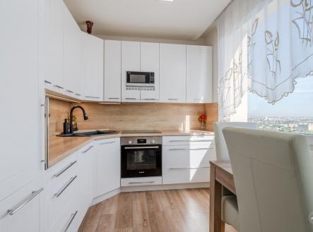 . | Prodej bytu, 4+1, 76 m²