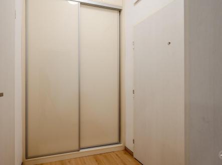 . | Pronájem bytu, 1+kk, 29 m²