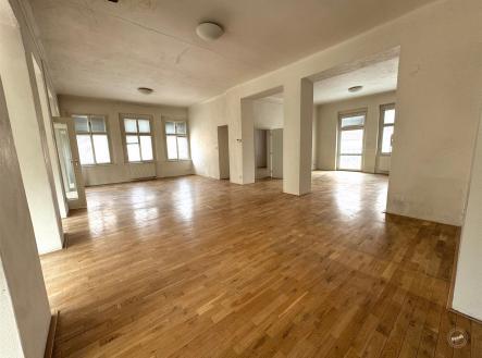 Hlavní prostor | Pronájem - kanceláře, 183 m²