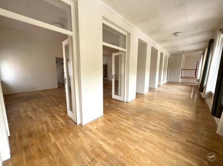 Vstup do hlavního prostoru | Pronájem - kanceláře, 183 m²