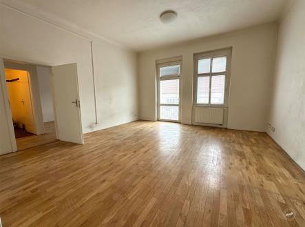 Vstup na balkon | Pronájem - kanceláře, 183 m²