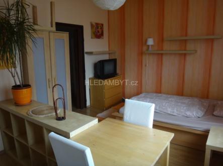 Pronájem bytu, 1+kk, 30 m²