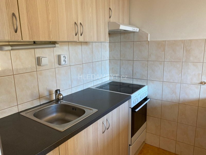 Pronájem bytu Praha 4 Modřany 2+kk s lodžií Šumenská