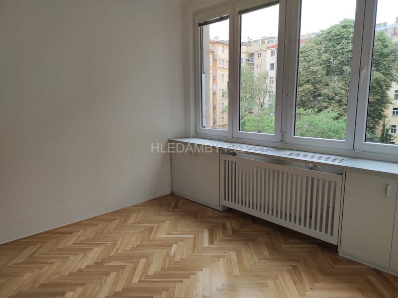 Pronájem bytu Praha 3 Vinohrady 2+1 Kolínská