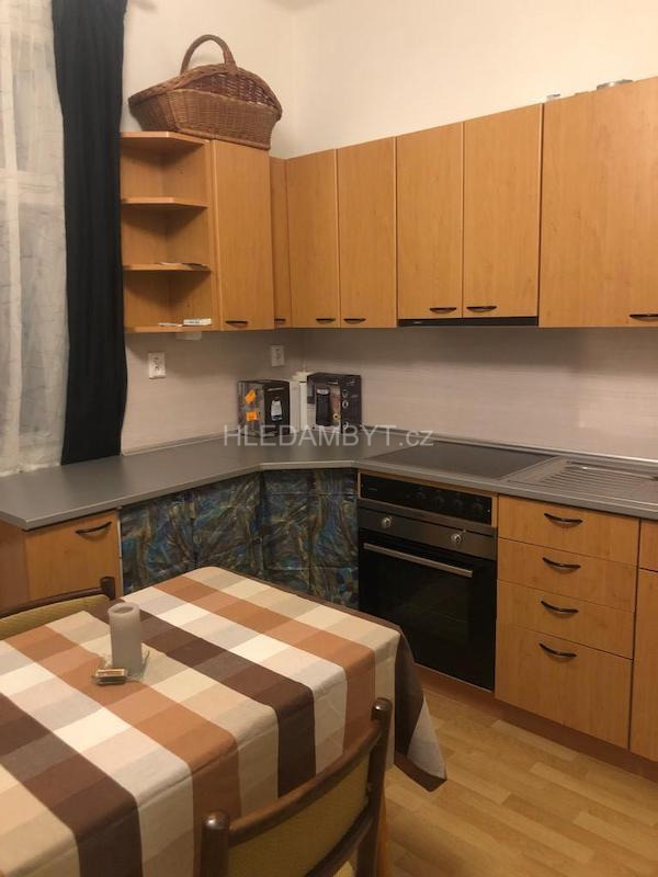 Pronájem bytu Praha 6 Hradčany 1+kk Tychonova