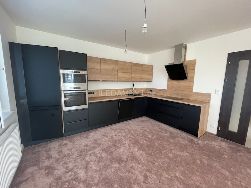 Pronájem novostavby Praha 5 Barrandov 4+kk s terasou a garáží