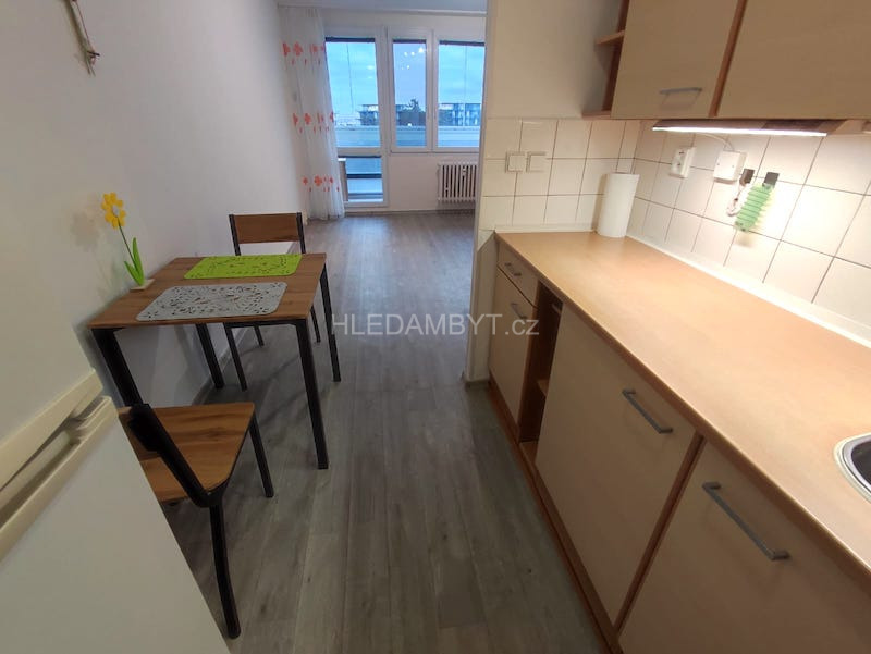 Pronájem bytu Praha 10 Hostivař 2+kk s lodžií Tenisová