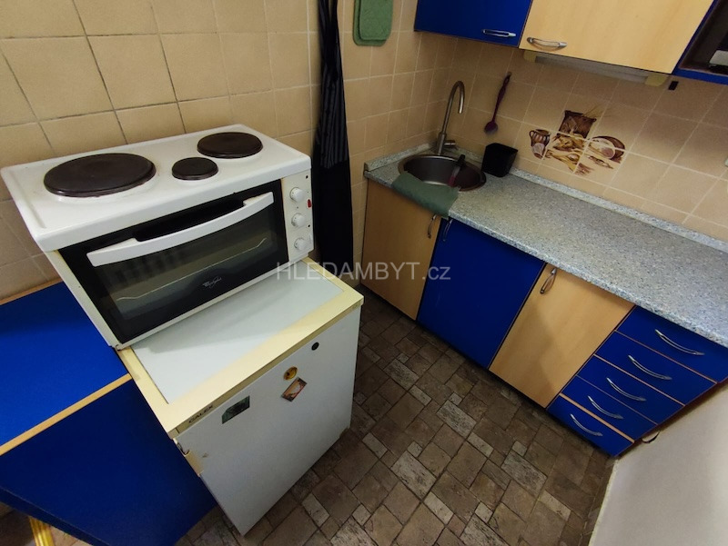 Pronájem bytu Praha 9 Střížkov 1+kk s lodžií Českolipská