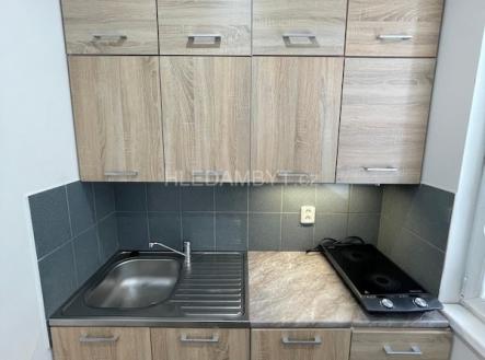 Pronájem bytu, 1+kk, 29 m²