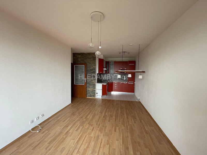 Pronájem bytu Praha 8 Bohnice 2+kk s garážovým stáním Hnězdenská