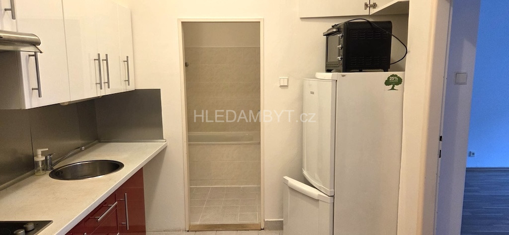 Pronájem bytu Praha 5 Smíchov 2+kk s balkonem Ostrovského 