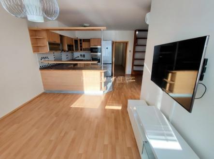 Pronájem bytu, 3+kk, 87 m²