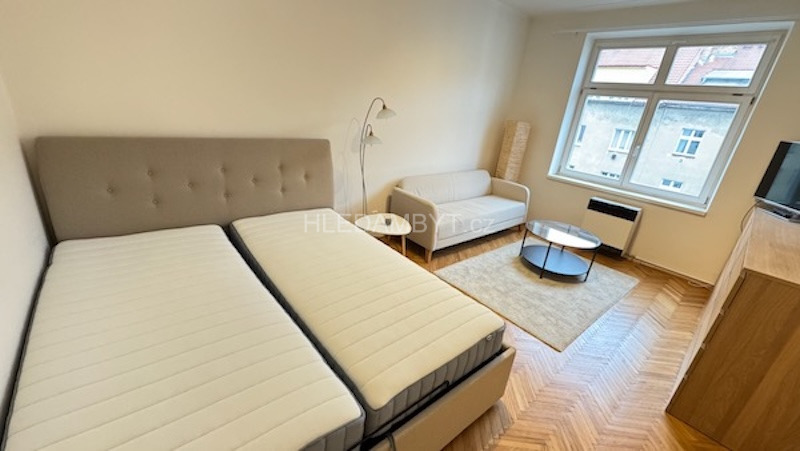 Pronájem bytu Praha 3 Žižkov 2+kk Jeseniova
