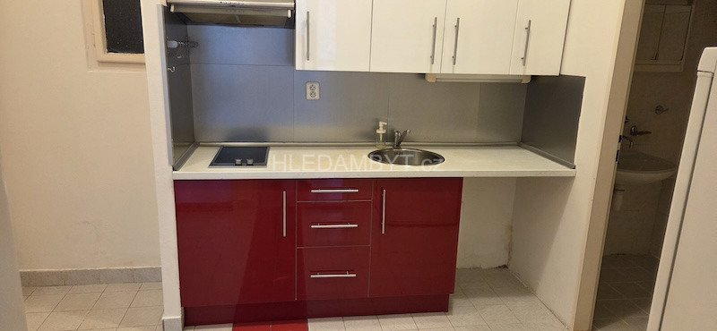 Pronájem bytu s balkonem Praha 5 Smíchov Ostrovského