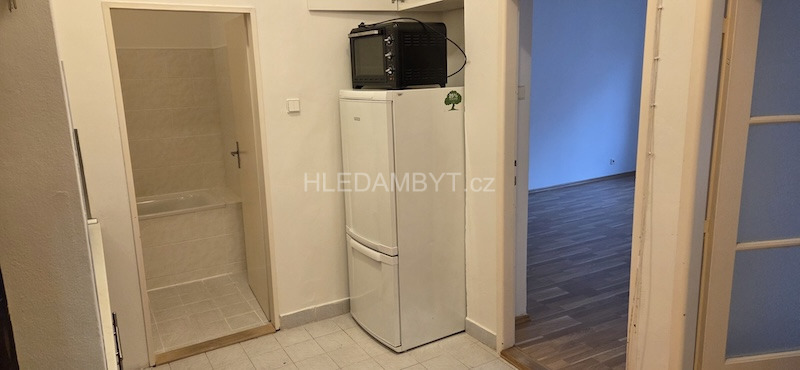 Pronájem bytu s balkonem Praha 5 Smíchov Ostrovského