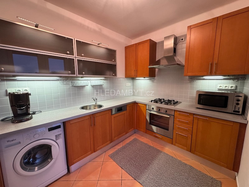 Pronájem bytu Praha 9 Hloubětín 2+1 s balkonem Poděbradská