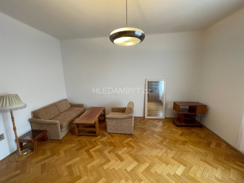 Pronájem bytu Praha 6 Dejvice 2+1 s balkonem 