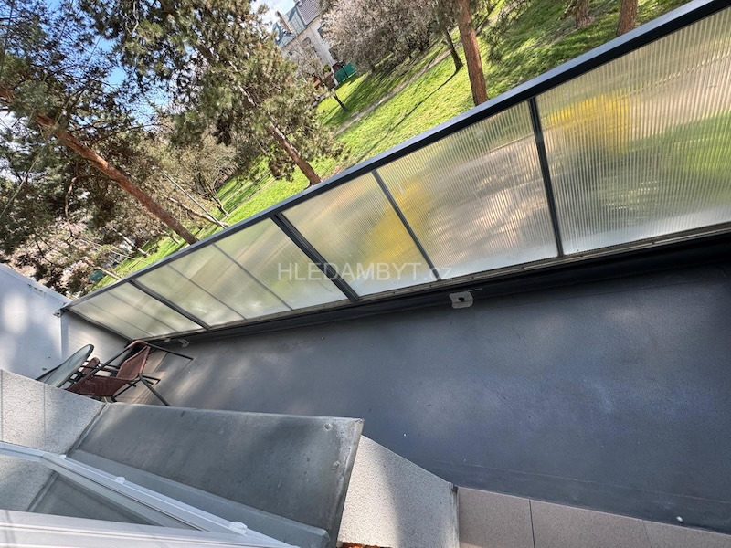 Pronájem bytu Praha 4 Krč 1+kk s lodžií Sládkovičova