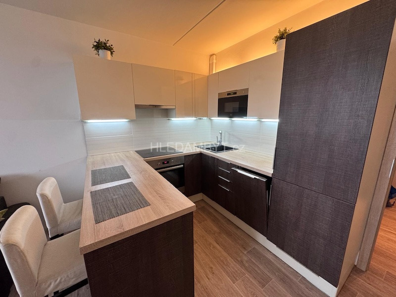 Pronájem bytu Praha 4 Kamýk 2+kk s lodžií a šatnou Imrychova