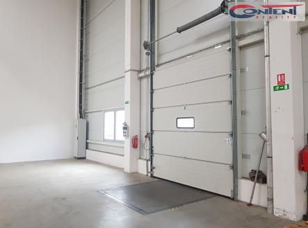 Pronájem - skladovací prostor, 1 700 m²