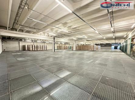 Pronájem - skladovací prostor, 5 330 m²
