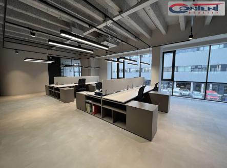 Pronájem - kanceláře, 634 m²