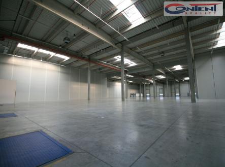 Pronájem - skladovací prostor, 7 307 m²