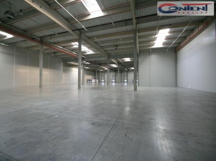 Pronájem - skladovací prostor, 7 307 m²