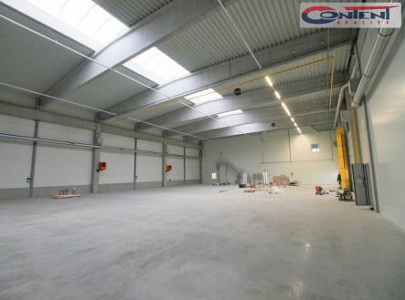 Pronájem - skladovací prostor, 1 230 m²