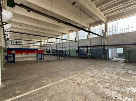 Pronájem - výrobní prostor, 903 m²