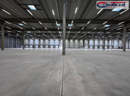 Pronájem - skladovací prostor, 7 600 m²