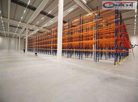 Pronájem - skladovací prostor, 4 000 m² obrázek