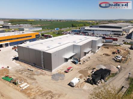 Pronájem - obchodní prostor, 735 m² obrázek