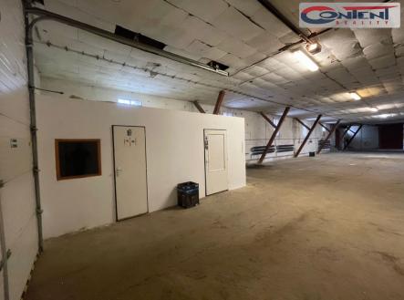 Pronájem - výrobní prostor, 700 m²