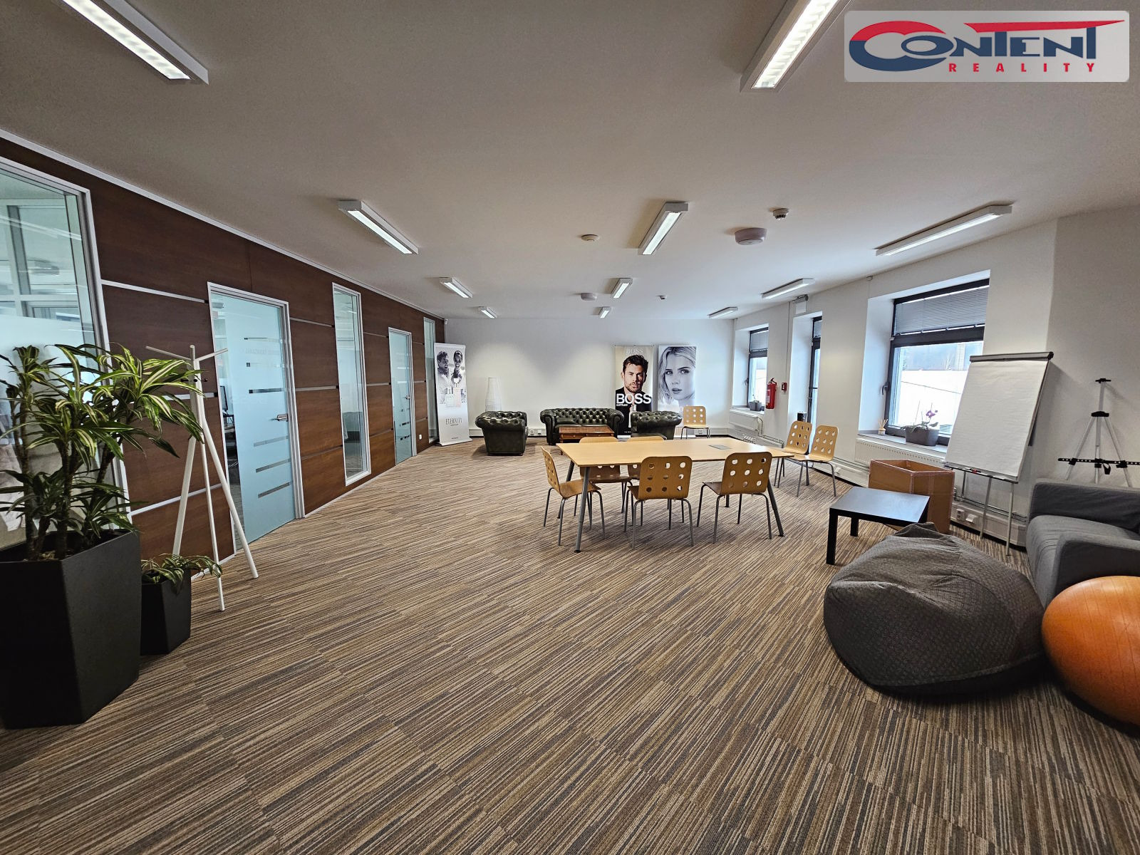 Pronájem kancelářských prostor 300 m², Nová Paka