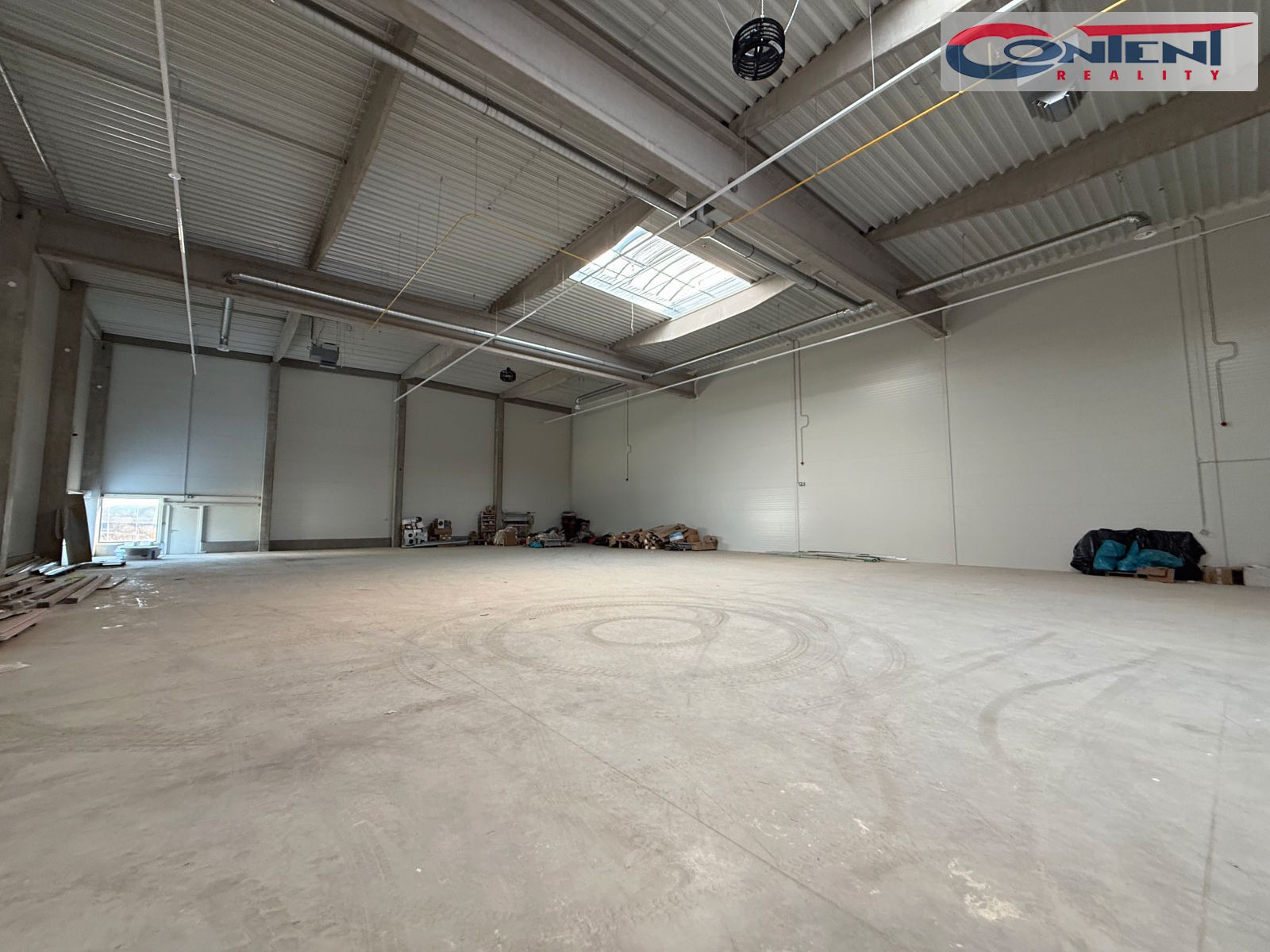 Pronájem novostavby komerčních prostor 1.250 m², Jinočany