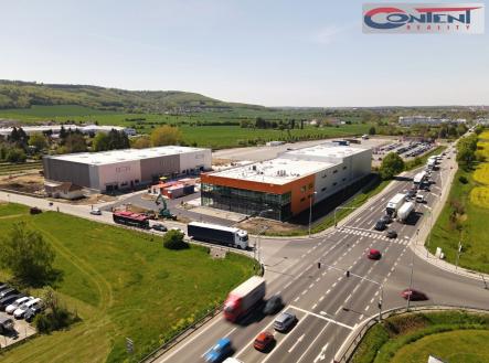 Pronájem - skladovací prostor, 874 m²