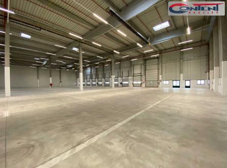Pronájem - skladovací prostor, 3 700 m²