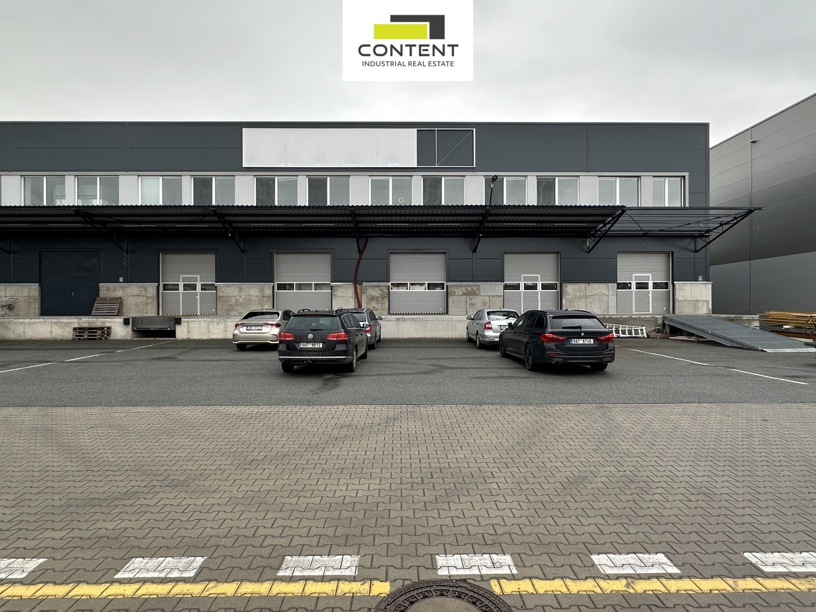 Podnájem skladu 5.330 m², Hradec Králové, D11, D35