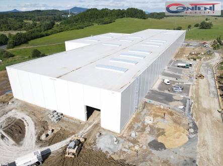 Pronájem - skladovací prostor, 8 000 m²