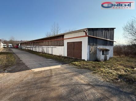 Pronájem - skladovací prostor, 888 m²