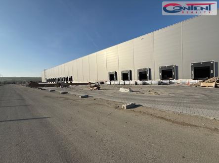 Pronájem - skladovací prostor, 11 000 m²