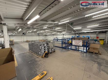 Pronájem - skladovací prostor, 3 922 m²