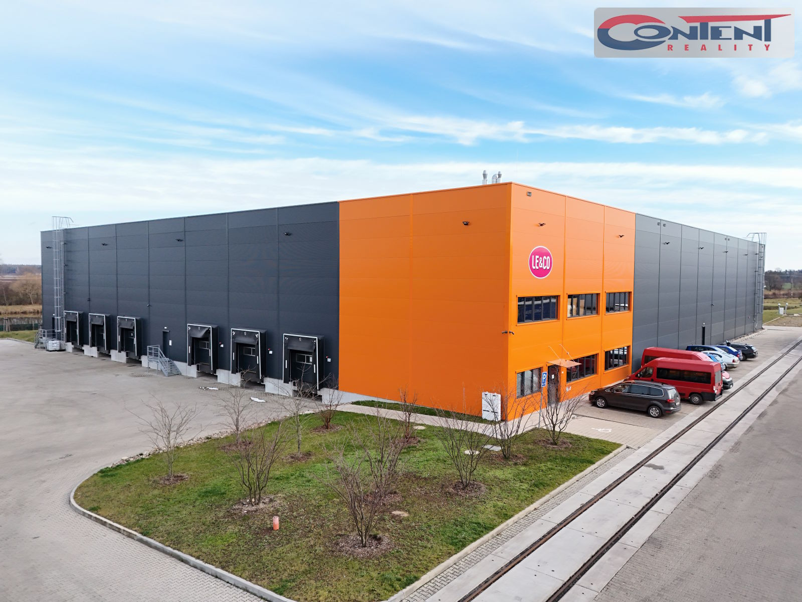 Pronájem novostavby skladu, výrobních prostor 1.700 m², Zápy, Praha - východ, D10