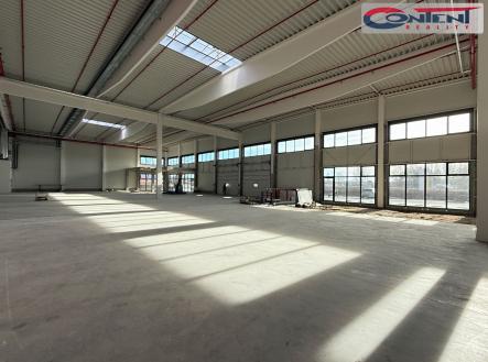 Pronájem - výrobní prostor, 2 352 m²