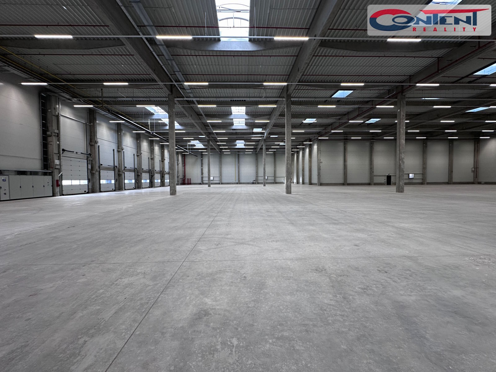 Pronájem skladu, výrobních prostor 7.600 m², Pardubice