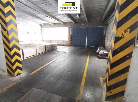 Pronájem - skladovací prostor, 973 m²